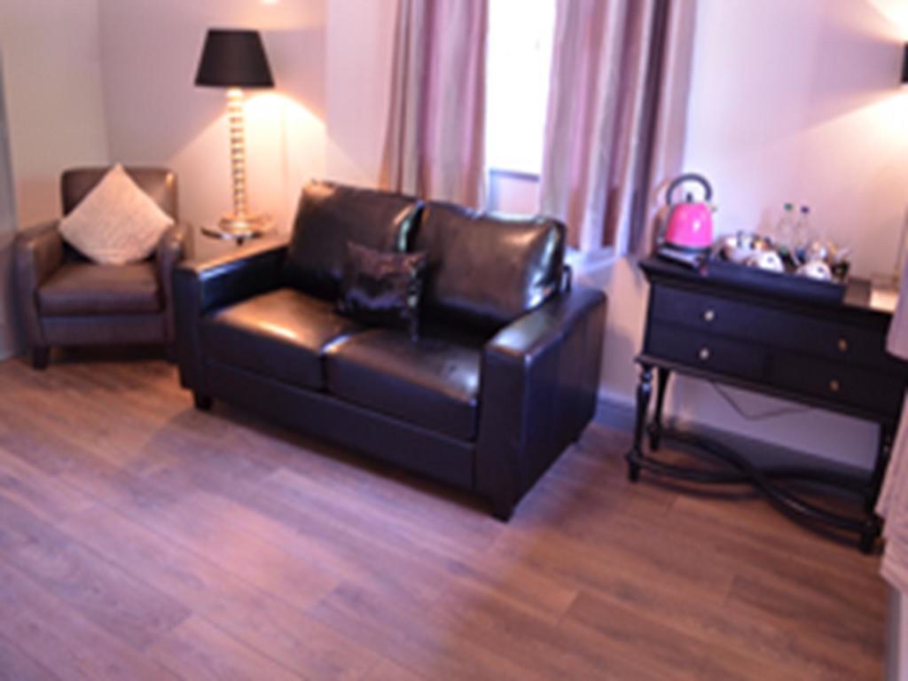 The King William IV Bed & Breakfast Royston Room photo